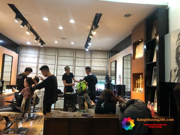 Cần sang nhanh salon tóc ở trung tâm quận Hoàn Kiếm, Hà Nội.