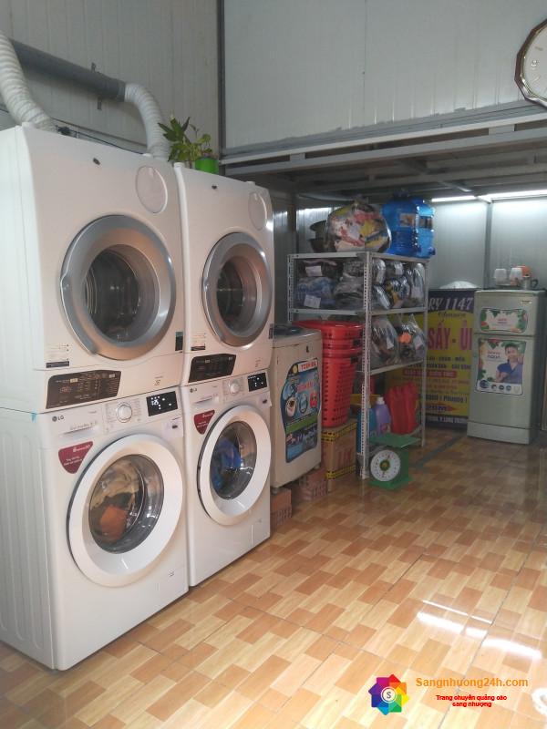 Sang tiệm giặt ủi