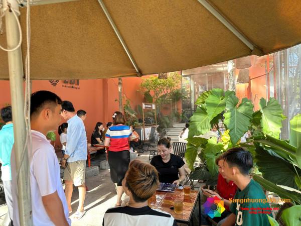 Sang quán cafe