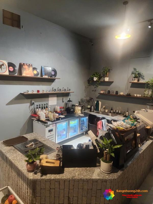 Sang quán cafe