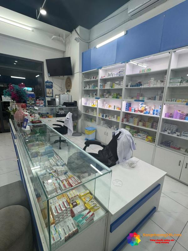 Sang nhà thuốc tây