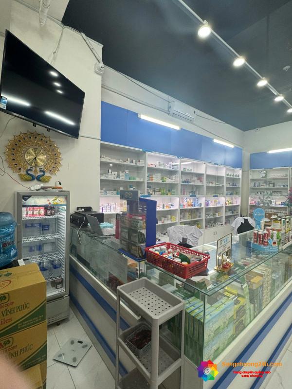 Sang nhà thuốc tây