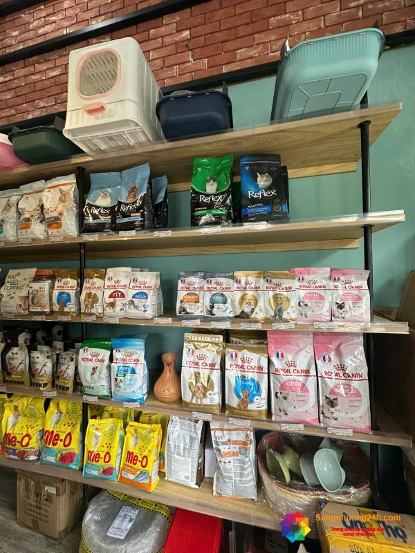 Sang cửa hàng thú nuôi