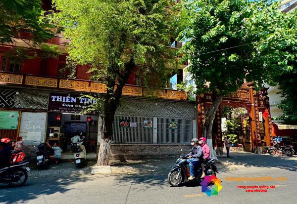 Sang quán cơm