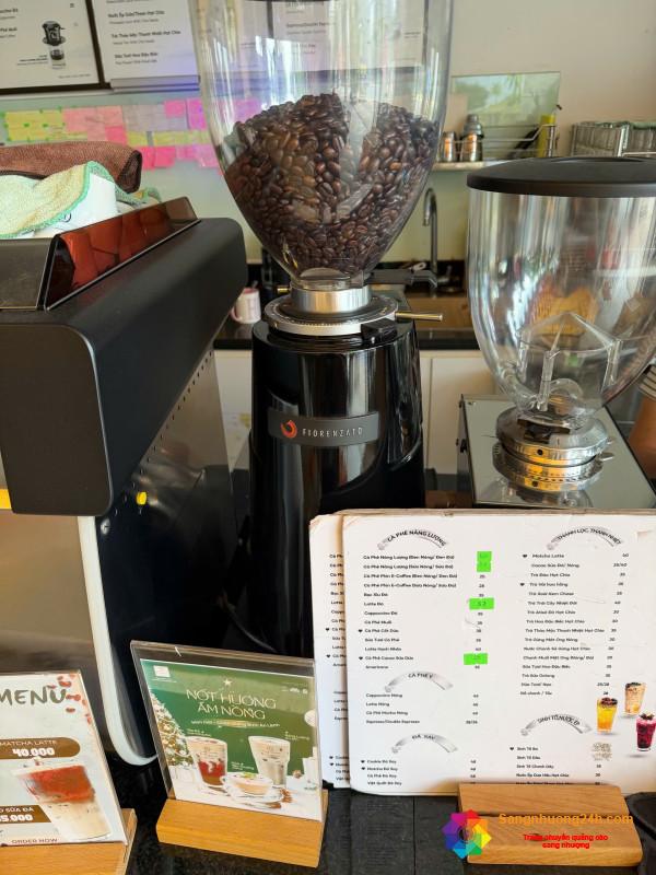 Sang quán cafe