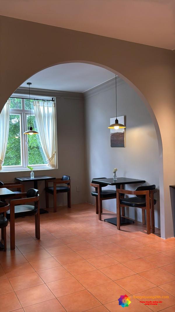 Sang quán cafe