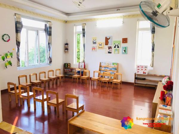 Sang trường mầm non