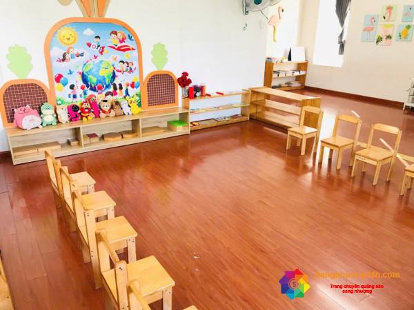 Sang trường mầm non