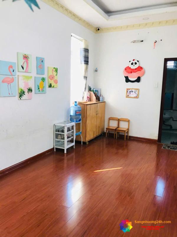 Sang trường mầm non