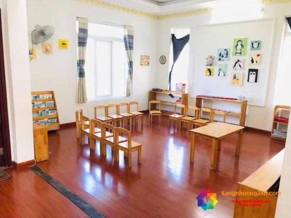 Sang trường mầm non